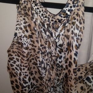 Sleeveless silky shirt Fringe and black beads